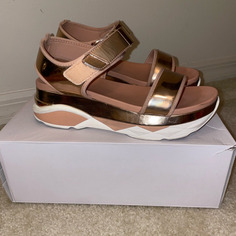 Aldo Platform Sandal-rose gold